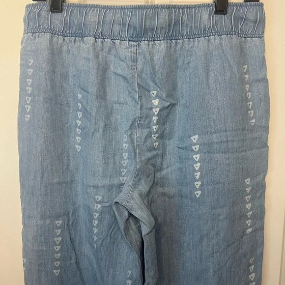 Cloth & Stone Light Denim Flare Jeans - Picture 6 of 9